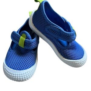 Cat & Jack Toddler Blue Mesh Water Shoes, Size 5